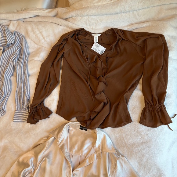 XS/S Blouse + Top Bundle - 10 Pieces (Zara, Target, Aerie, NWT!) - Picture 11 of 15